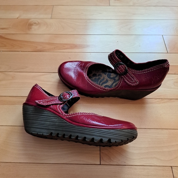 Fly London Mary Jane - Picture 2 of 3